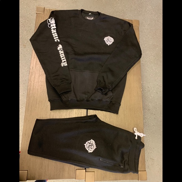 Black Old English Letter 2 Piece Jogger - Picture 3 of 3